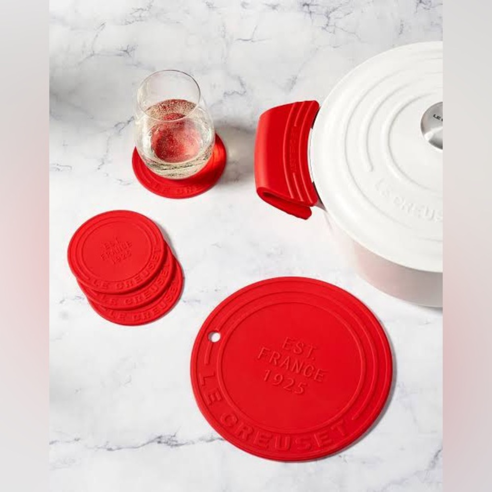 Le Creuset silicone accessories set - Cerise
